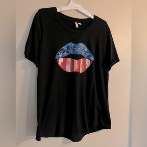 Cato women’s tee USA flag lips red white blue patriotic 4th of July short sleeve